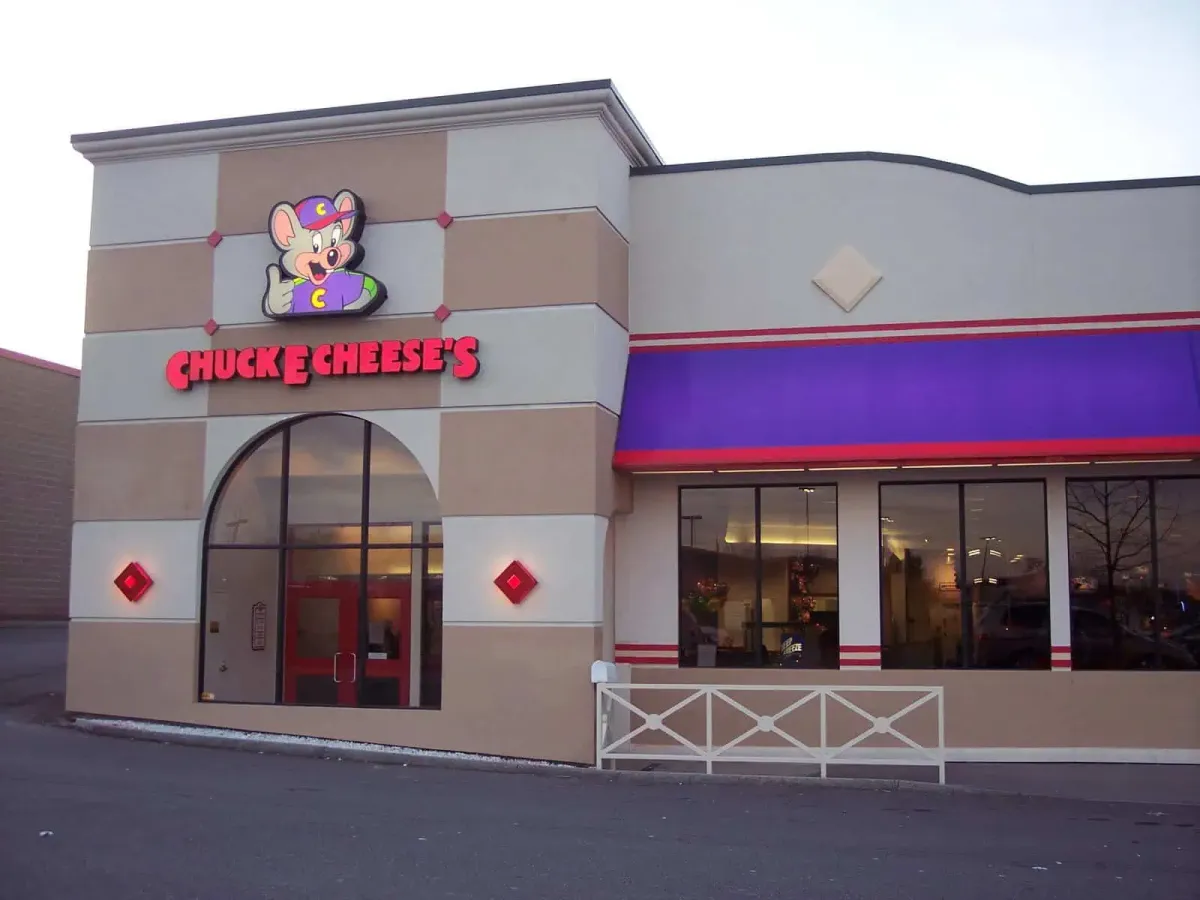 Chuck E. Cheese