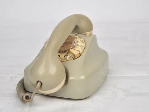 Your Brain Used to Be the App: The Quiet Hollowing Out of American Memory